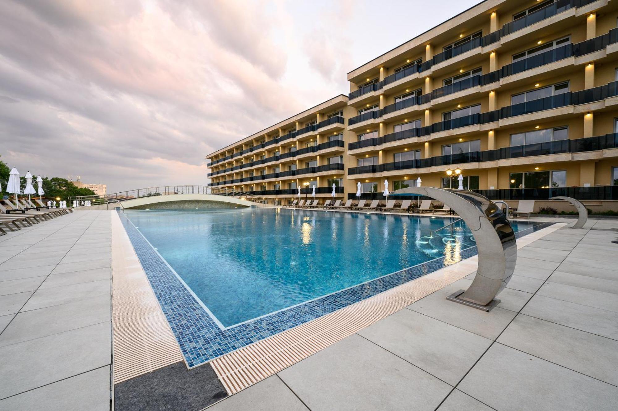 Empire Balneo & Spa Hotel Chisaria Zewnętrze zdjęcie